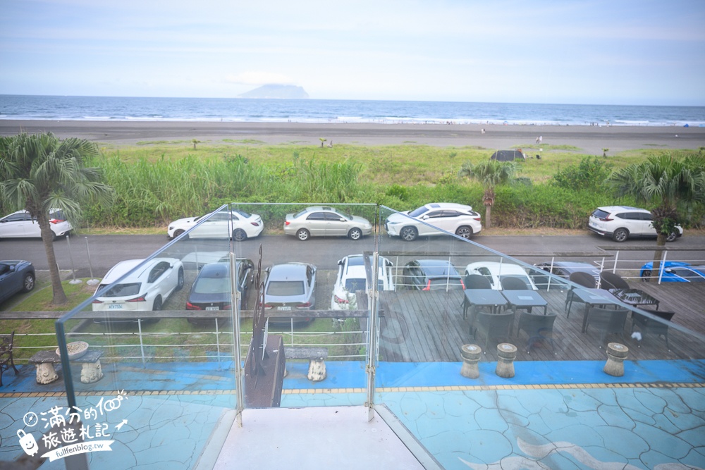 宜蘭民宿推薦【PLAY Hotel】頭城最美海景民宿,泡大浴缸看龜山島,早餐是超澎湃海鮮粥超推!