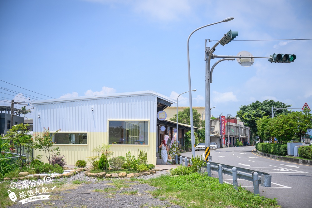 宜蘭新景點【甜島冰菓】火車第一排的特色冰店,與火豚一起呷冰看飛車,呷燒吹冷氣!