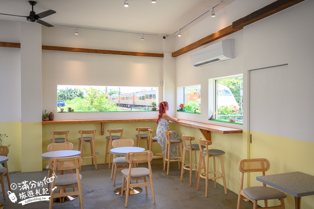 宜蘭新景點【甜島冰菓】火車第一排的特色冰店,與火豚一起呷冰看飛車,呷燒吹冷氣!