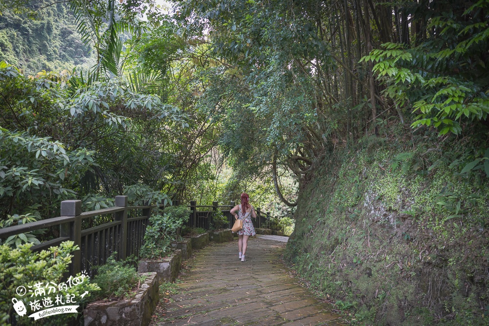 新竹【水濂洞步道】獅頭山裡的天然洞穴,10分鐘就能抵達的岩洞秘境,隱身百年寺廟有拜有保佑!