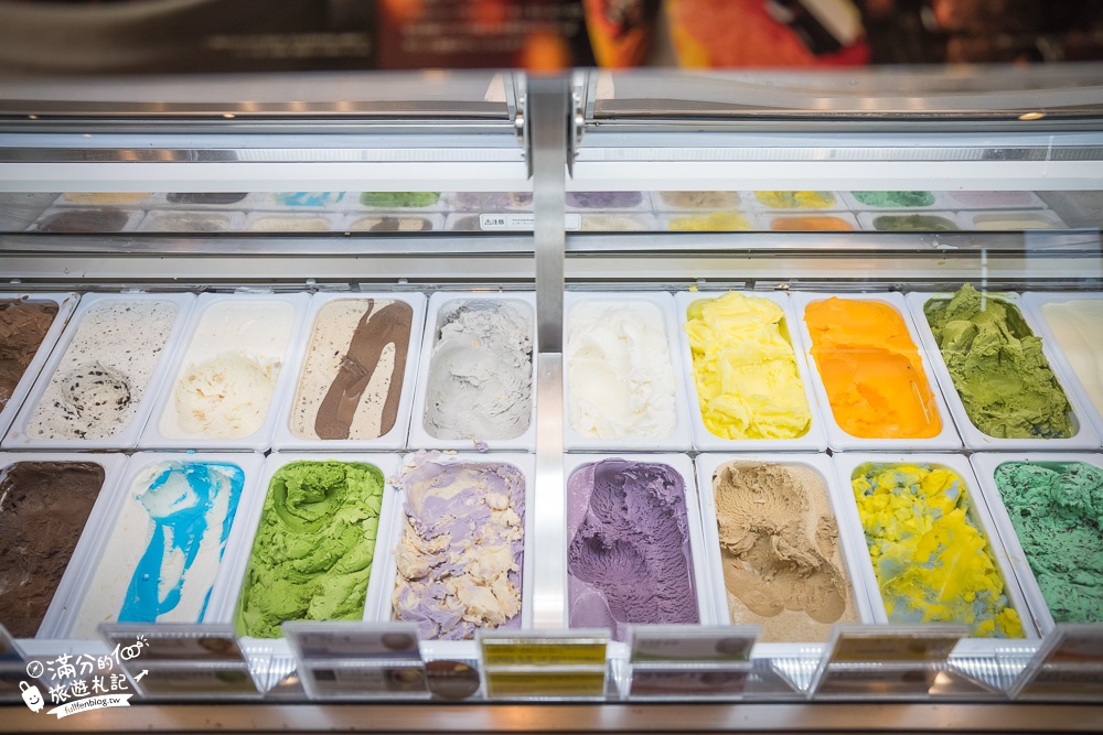 沖繩景點|Blue Seal沖繩冰店(北谷店)沖繩美式冰淇淋王者,懷舊美式場景~巨無霸冰淇淋杯超好拍!