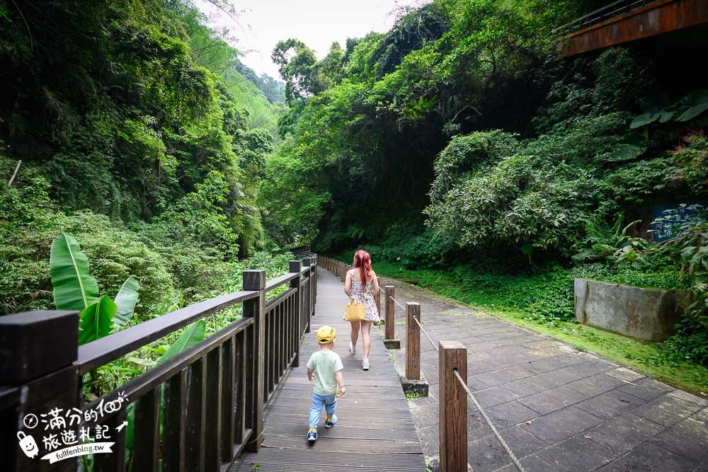 新竹【水濂洞步道】獅頭山裡的天然洞穴,10分鐘就能抵達的岩洞秘境,隱身百年寺廟有拜有保佑!