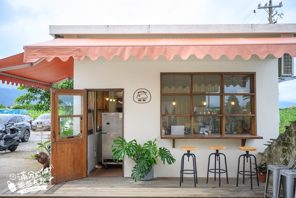 宜蘭景點【牛頭司親子體驗農場】體驗餵牛吃草.幫牛梳毛.洗澡好好玩,還能吃牛汶水牧草冰, 純樸萌牛小村落!