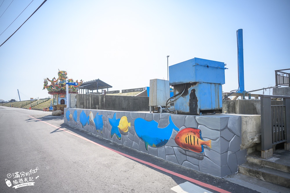台中景點|高美燈塔.高美濕地3D立體彩繪牆(免門票)最美希臘風海景城堡幼兒園!
