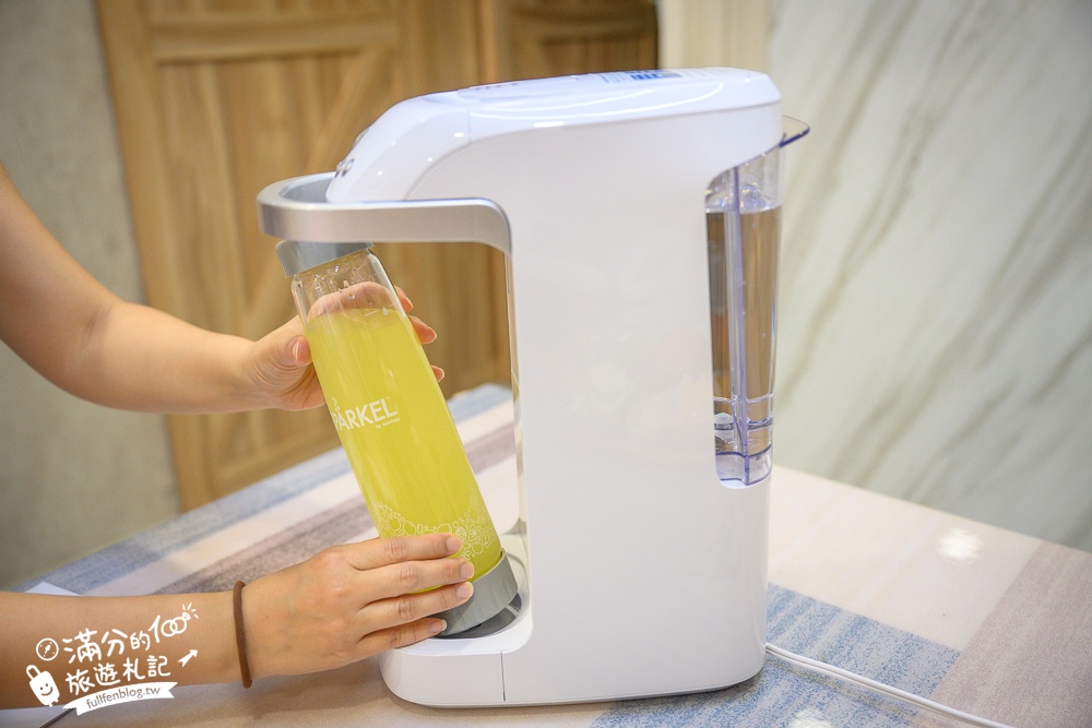 【Sparkel萬用氣泡水機推薦】免使用鋼瓶的氣泡水機,可直接加入水果.冰塊和糖漿,和小孩在家也能輕鬆DIY好喝的氣泡飲!