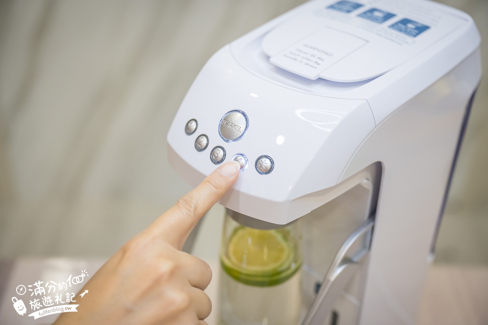 【Sparkel萬用氣泡水機推薦】免使用鋼瓶的氣泡水機,可直接加入水果.冰塊和糖漿,和小孩在家也能輕鬆DIY好喝的氣泡飲!