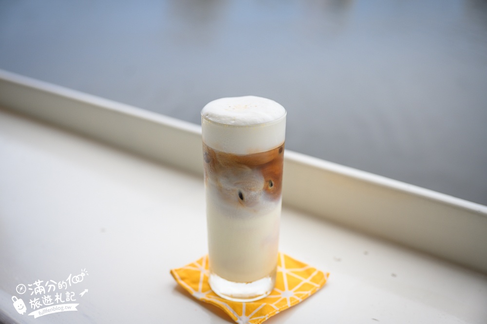 台南【舫 Home Cafe】全台唯一海上船隻咖啡館.全預約制,登船喝咖啡欣賞漁港風光!