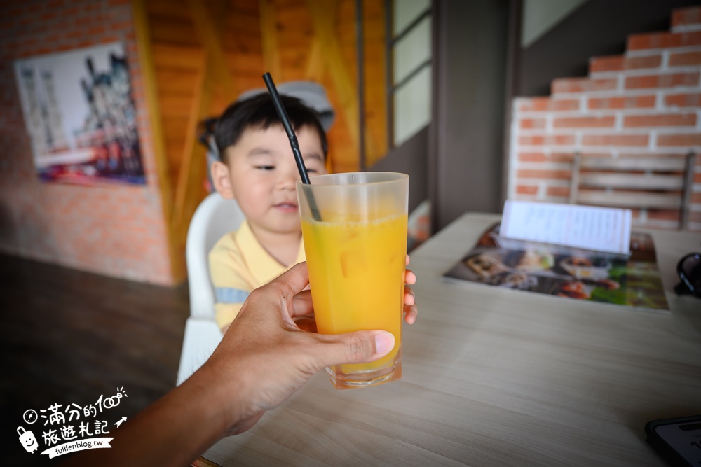 【2025苗栗橙香森林夏日旅行提案】頭屋必拍橘子園,玻璃屋裡吹冷氣玩手作,品嚐橘子入菜料理超享受!