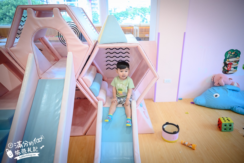 彰化親子餐廳【屁格豬火鍋餐廳親子樂園】用餐收費方式.粉紅豬主題親子餐廳,附兩層樓兒童遊戲區玩翻天!