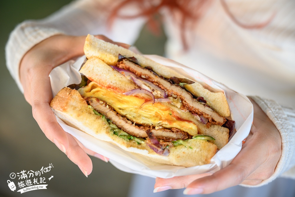 桃園美食【螢火蟲炭烤豬排三明治】被群山環繞的超厚切古早味三明治!