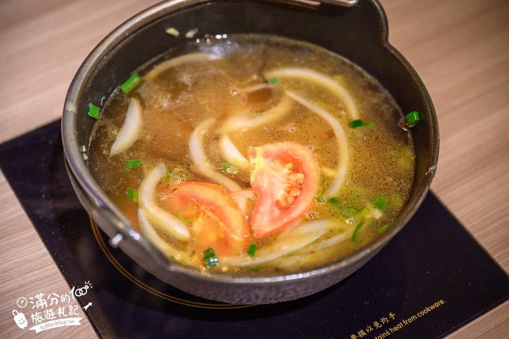 桃園火鍋推薦【肉多多火鍋桃園中華店】$268超過70種火鍋料吃到飽,還能玩跳棋象棋夾娃娃機,加入會員好康肉片領不完!