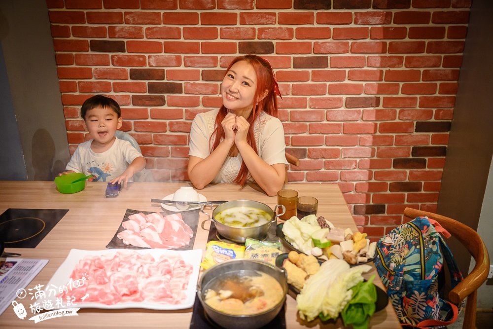 桃園火鍋推薦【肉多多火鍋桃園中華店】$268超過70種火鍋料吃到飽,還能玩跳棋象棋夾娃娃機,加入會員好康肉片領不完!