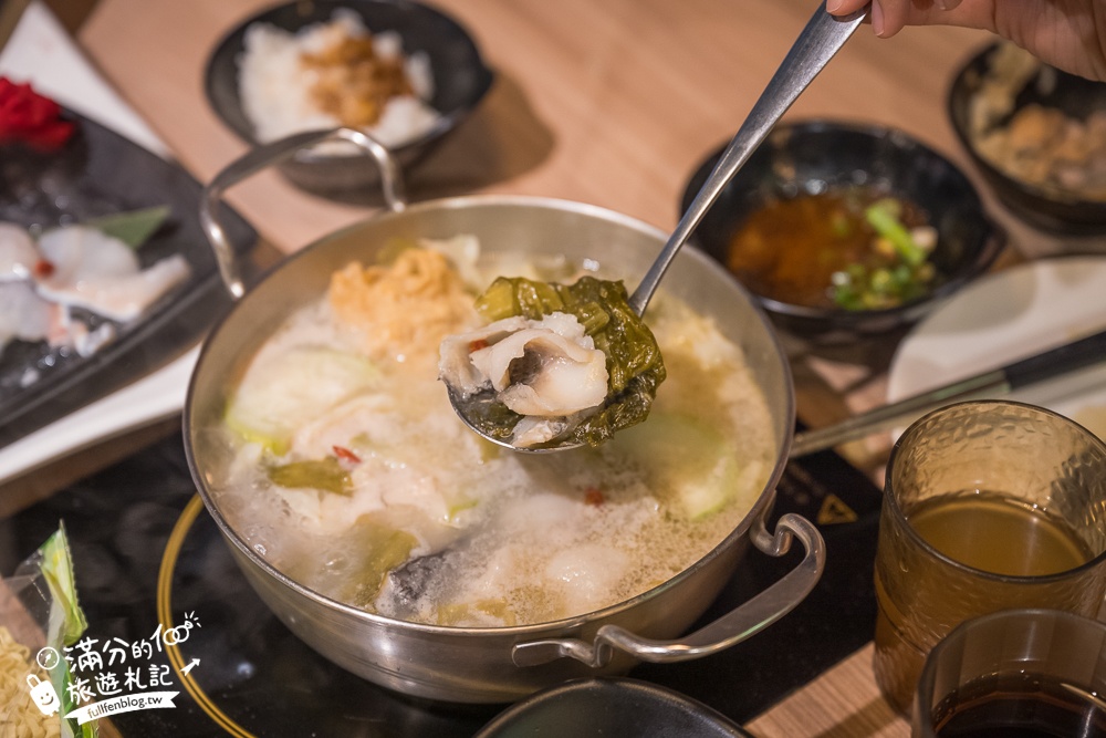 桃園火鍋推薦【肉多多火鍋桃園中華店】$268超過70種火鍋料吃到飽,還能玩跳棋象棋夾娃娃機,加入會員好康肉片領不完!