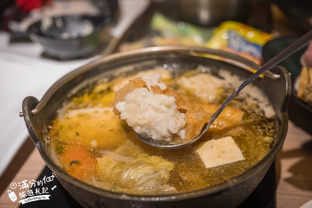 桃園火鍋推薦【肉多多火鍋桃園中華店】$268超過70種火鍋料吃到飽,還能玩跳棋象棋夾娃娃機,加入會員好康肉片領不完!