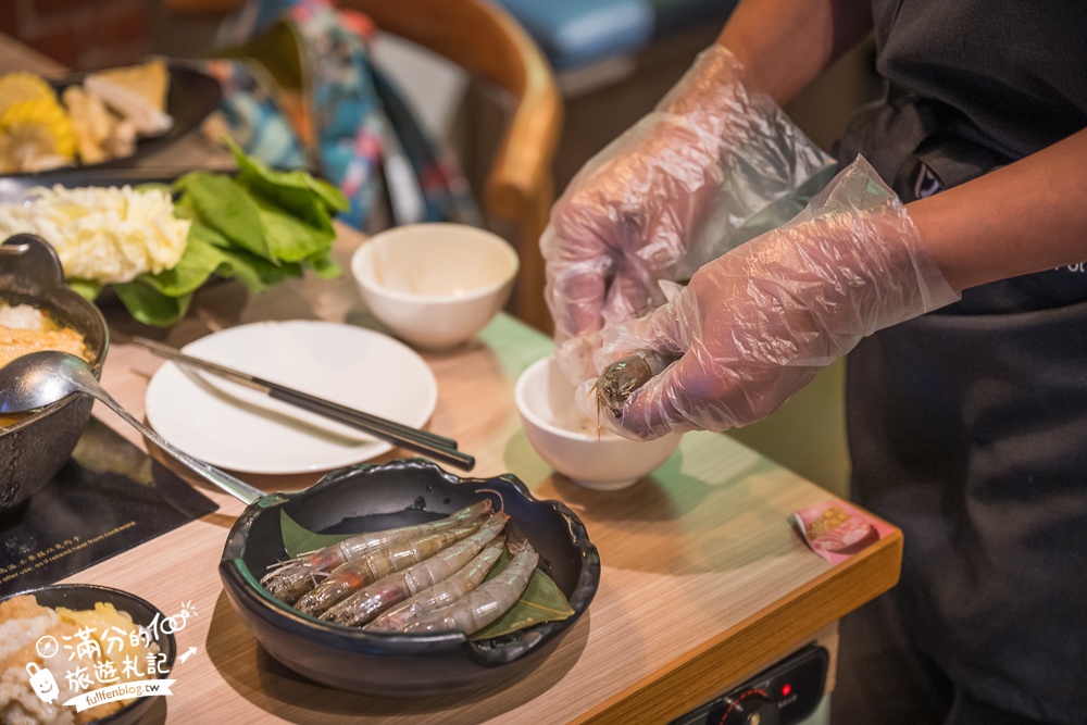 桃園火鍋推薦【肉多多火鍋桃園中華店】$268超過70種火鍋料吃到飽,還能玩跳棋象棋夾娃娃機,加入會員好康肉片領不完!