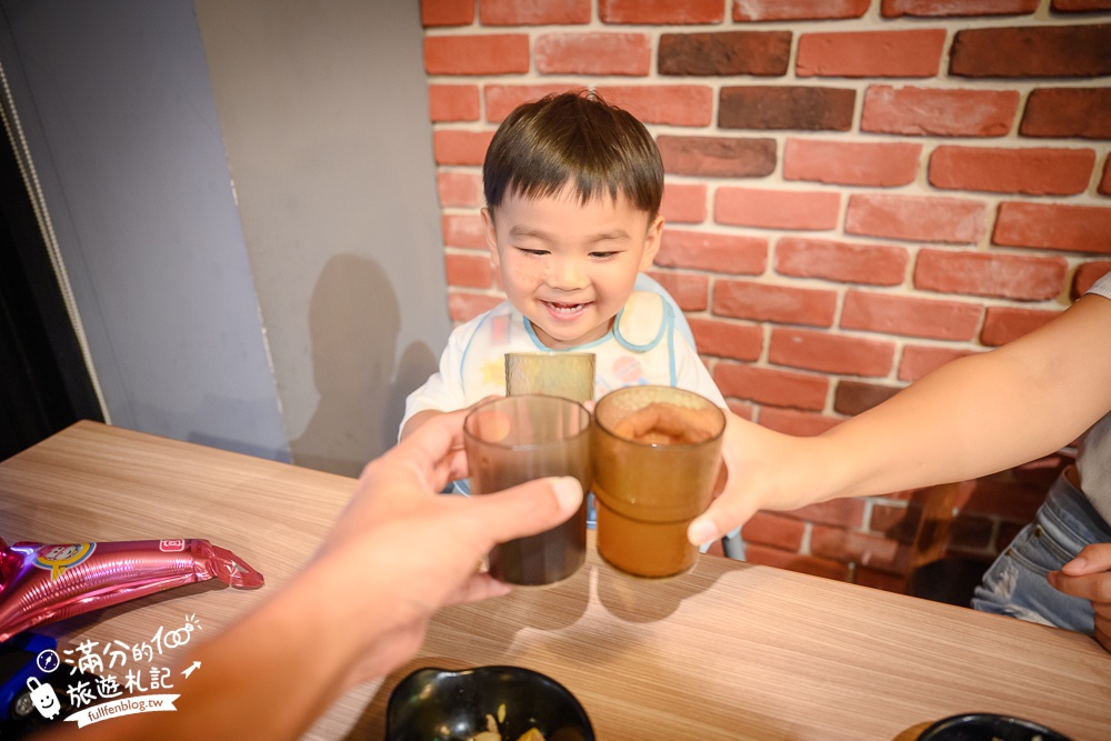 桃園火鍋推薦【肉多多火鍋桃園中華店】$268超過70種火鍋料吃到飽,還能玩跳棋象棋夾娃娃機,加入會員好康肉片領不完!
