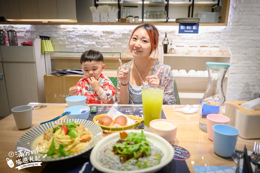 台中親子餐廳【小島3.5度親子餐廳】船隻上的侏羅紀,強大兒童遊戲區,用餐不限時暢遊太放電了!