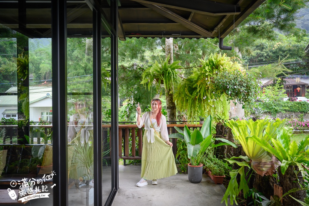 南投【嶋嶋坐景觀咖啡館】鹿谷景觀咖啡館,被綠植盆栽包圍的玻璃屋,午茶約會好地方!