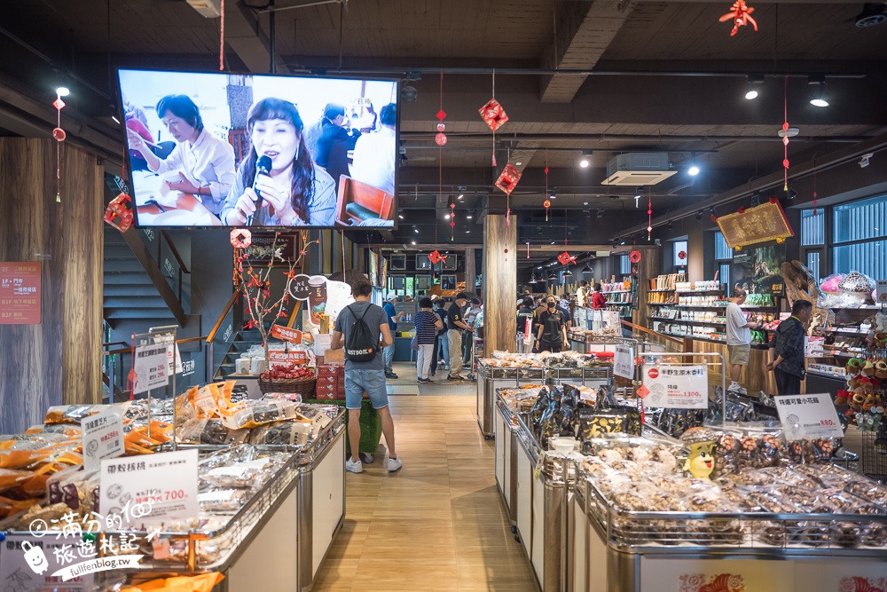 溪頭必吃美食【菇神鹿谷店】米其林必比登推薦餐廳,巨無霸香菇童趣好拍,招牌百鍋鍋套餐平價又澎湃!