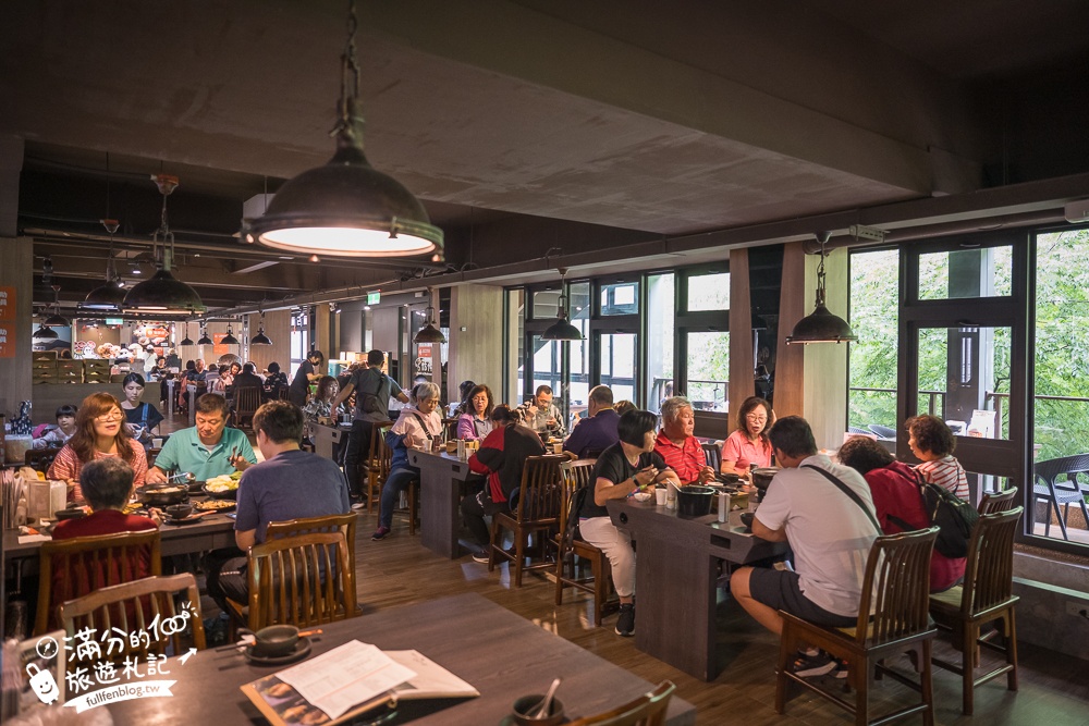 溪頭必吃美食【菇神鹿谷店】米其林必比登推薦餐廳,巨無霸香菇童趣好拍,招牌百鍋鍋套餐平價又澎湃!