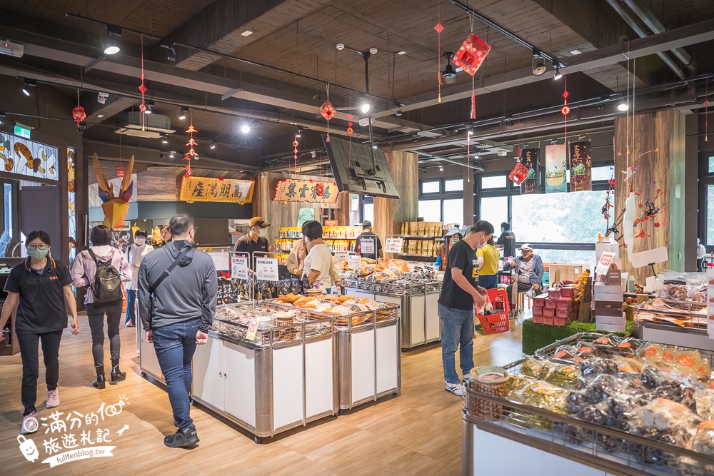 溪頭必吃美食【菇神鹿谷店】米其林必比登推薦餐廳,巨無霸香菇童趣好拍,招牌百鍋鍋套餐平價又澎湃!