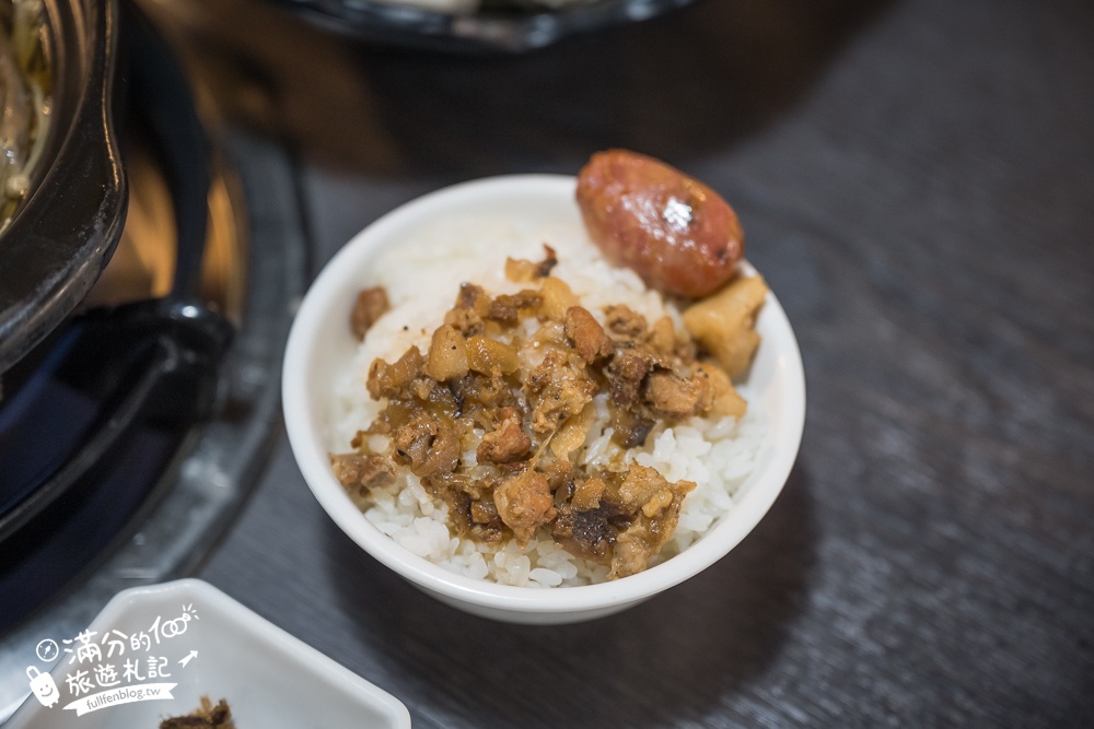 溪頭必吃美食【菇神鹿谷店】米其林必比登推薦餐廳,巨無霸香菇童趣好拍,招牌百鍋鍋套餐平價又澎湃!