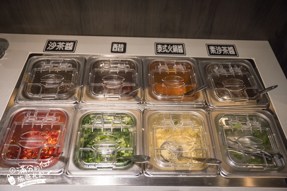 台中【一饌泰式燒烤火鍋北屯店】欲罷不能的泰式銅板烤肉和泰式酸辣湯底.蔬食飲料冰淇淋通通無限暢飲!