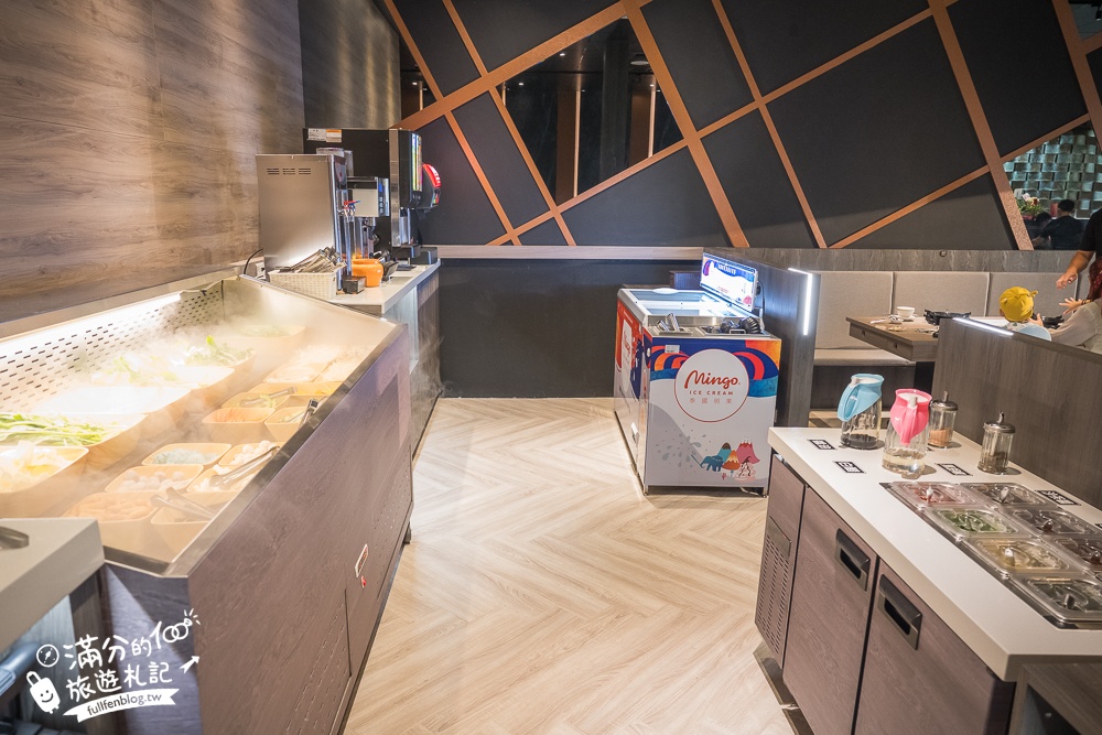 台中【一饌泰式燒烤火鍋北屯店】欲罷不能的泰式銅板烤肉和泰式酸辣湯底.蔬食飲料冰淇淋通通無限暢飲!