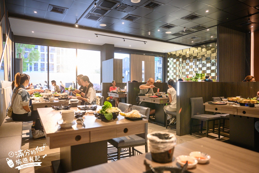 台中【一饌泰式燒烤火鍋北屯店】欲罷不能的泰式銅板烤肉和泰式酸辣湯底.蔬食飲料冰淇淋通通無限暢飲!