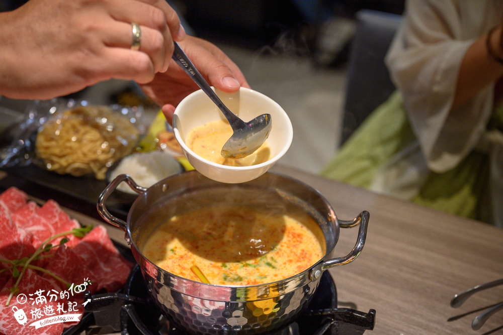 台中【一饌泰式燒烤火鍋北屯店】欲罷不能的泰式銅板烤肉和泰式酸辣湯底.蔬食飲料冰淇淋通通無限暢飲!