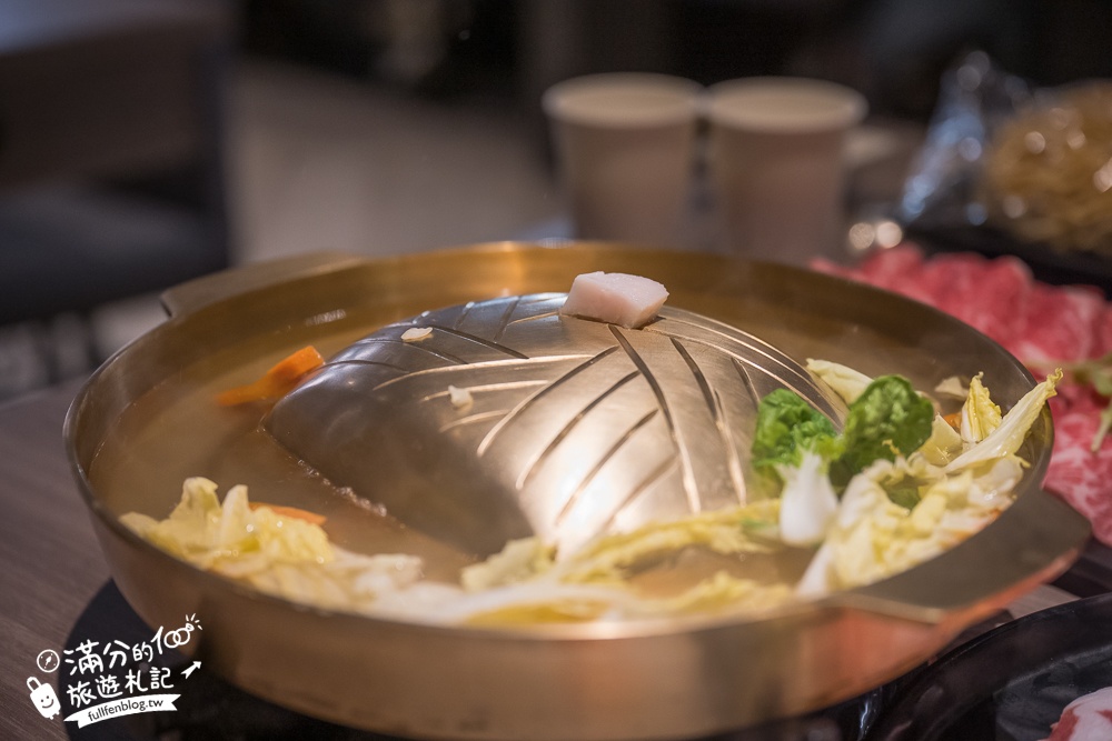 台中【一饌泰式燒烤火鍋北屯店】欲罷不能的泰式銅板烤肉和泰式酸辣湯底.蔬食飲料冰淇淋通通無限暢飲!