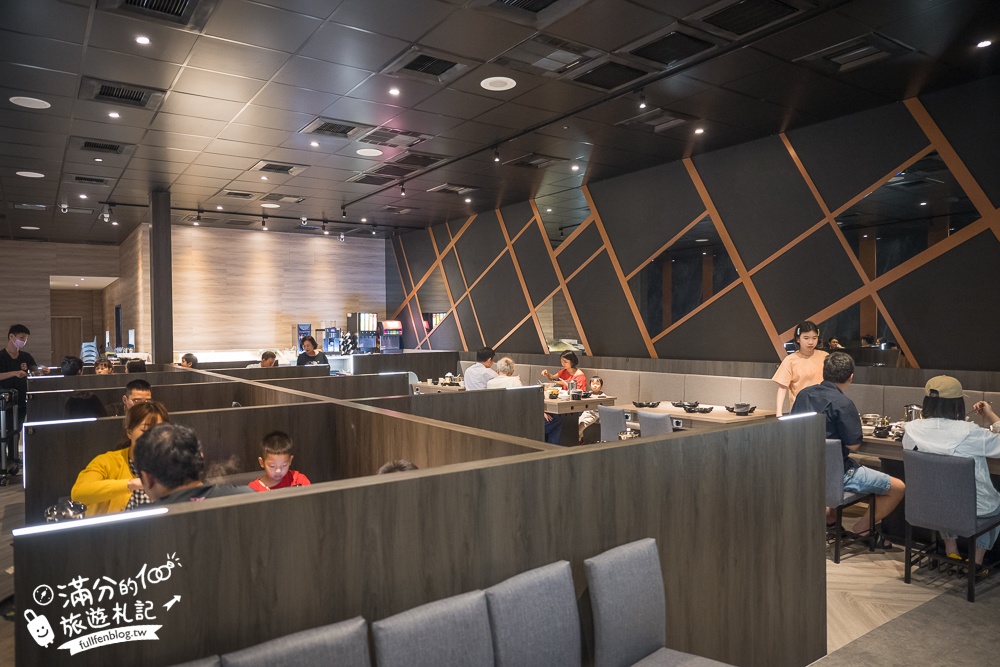 台中【一饌泰式燒烤火鍋北屯店】欲罷不能的泰式銅板烤肉和泰式酸辣湯底.蔬食飲料冰淇淋通通無限暢飲!