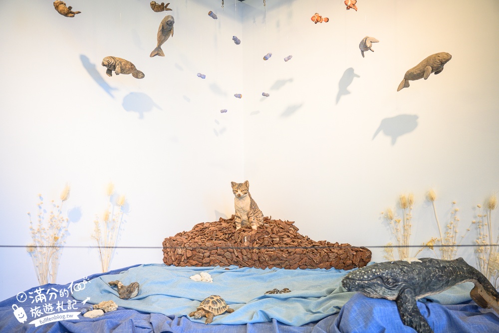 【2024落山風藝術季】看海美術館最新貓狗雕刻極度日常,巨無霸擁抱貓咪看海風吹風太療癒啦!