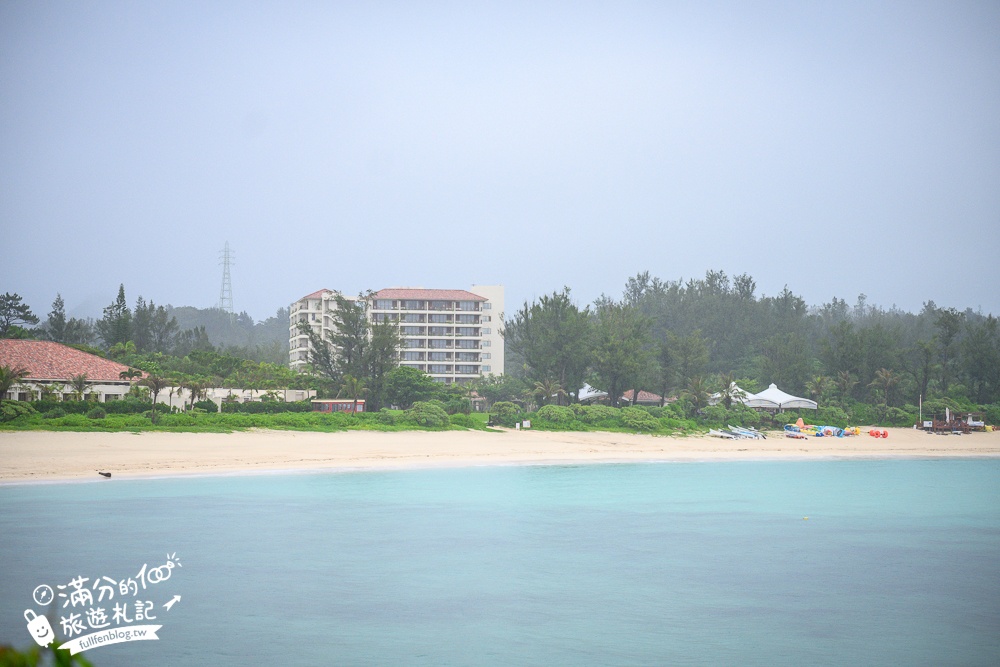 沖繩【海中展望塔】部瀬名海中公園必玩360環景圓窗看魚,以及海底玻璃船,沖繩雨天備案景點!