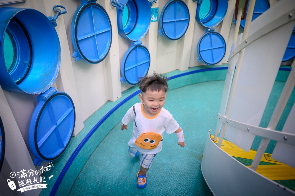 沖繩【海中展望塔】部瀬名海中公園必玩360環景圓窗看魚,以及海底玻璃船,沖繩雨天備案景點!