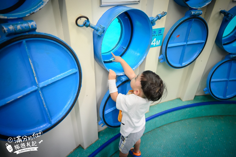 沖繩【海中展望塔】部瀬名海中公園必玩360環景圓窗看魚,以及海底玻璃船,沖繩雨天備案景點!