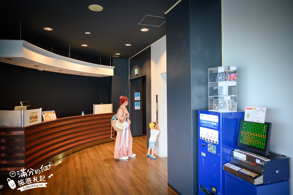 【2025沖繩古宇利海洋塔展望台怎麼玩？】最新拍照攻略.體驗無人電動車.必敲海上愛情鐘.飽覽古宇利大橋好震撼!