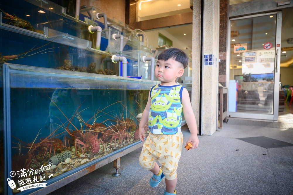 屏東【富美海鮮餐廳】20片生魚片只要100元,後壁湖人氣海鮮餐廳,冰淇淋免費無限暢飲!