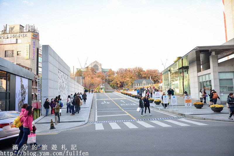 韓國首爾景點》首爾必玩景點。梨花女子大學 充滿藝術氣息的梨大秘境學堂