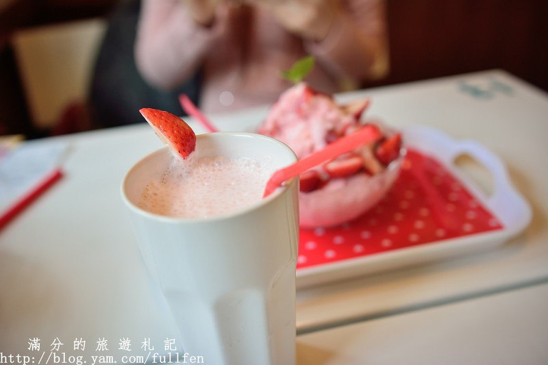 苗栗大湖景點》花間集輕食小館 季節限定招牌必吃 草莓牛奶雪花冰 還有暖呼呼的草莓牛奶鍋
